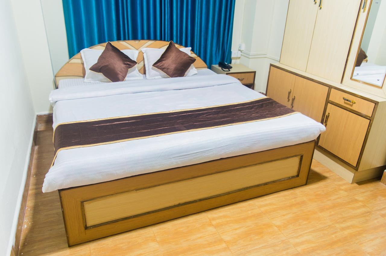 Oyo 11515 The Lily Guest House Shillong Exteriör bild
